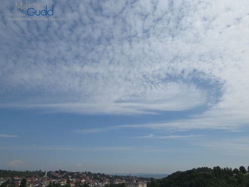 Altocumulus cavum – vorangeschrittene Entwicklung