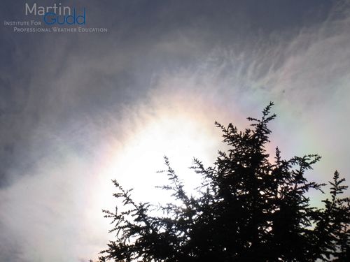 Wasserwolken - Kränze um die Sonne / Water clouds - Corona around the sun